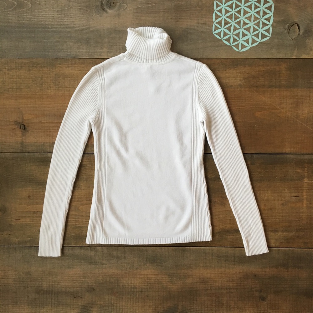 Leo & Nicole White Turtleneck Sweater Size S.
